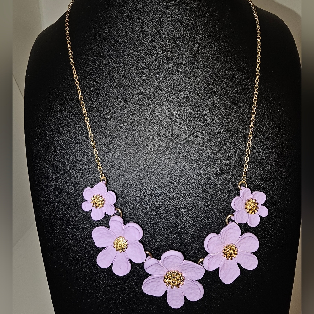 Floral Necklace with Gold Accents - Picture 2 of 3
